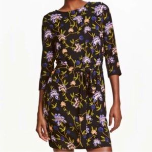 H&M 3/4 length sleeve black floral tie-waist shift dress with pockets, size 8.